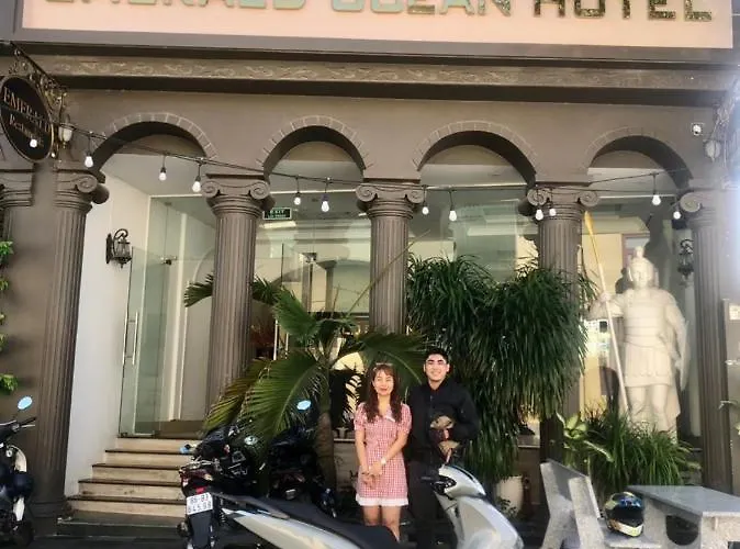Hotel Emerald Ocean 2*