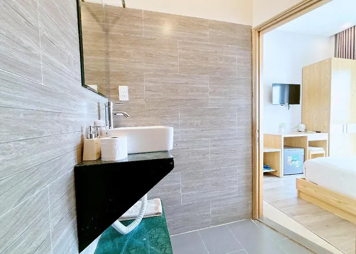 Khách sạn Emerald Ocean 2*